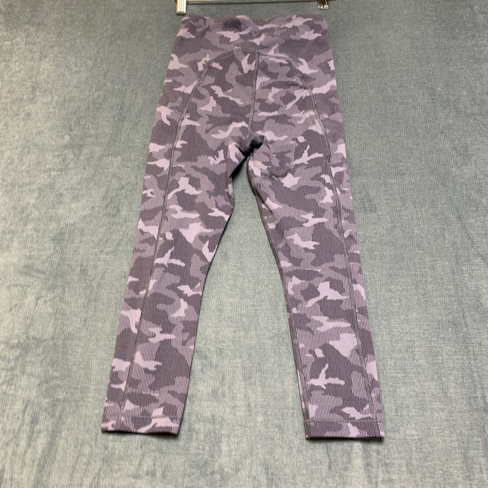 Athleta Ultimate Stash Pocket Capri Leggings Womens XS Purple Textured Camo